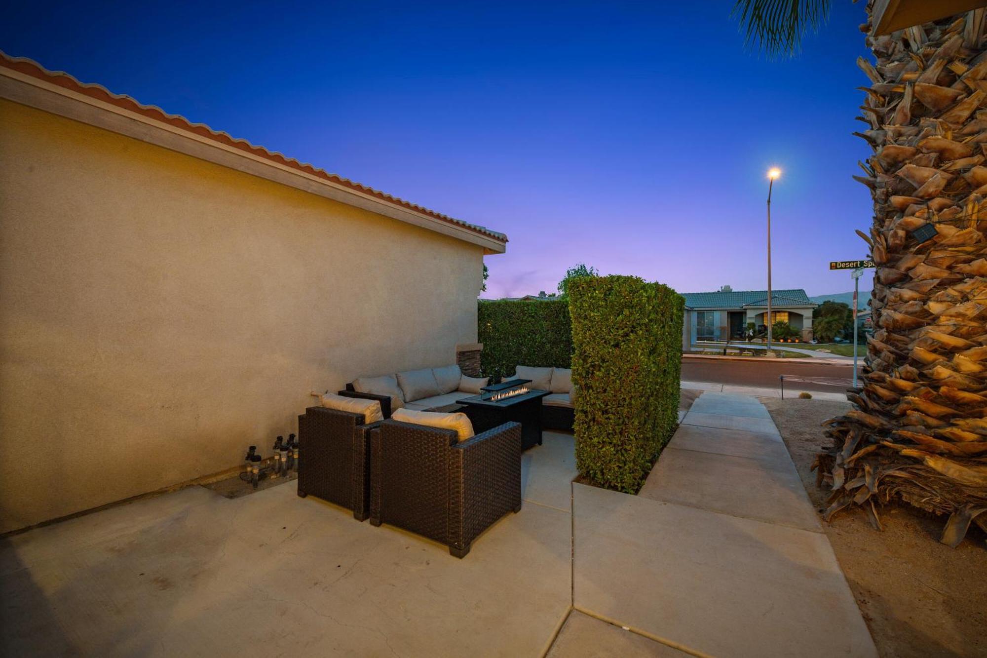 Casa Desert Muse With Heated Pool Spa Firepit Mini Golf And Games Indio Exteriér fotografie